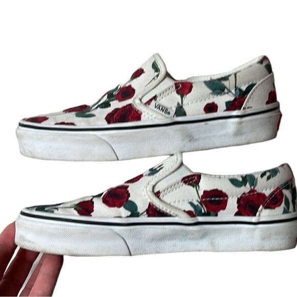 Vans Classic Slip On Red Roses Sneakers. Size 5.5 - Picture 2 of 7